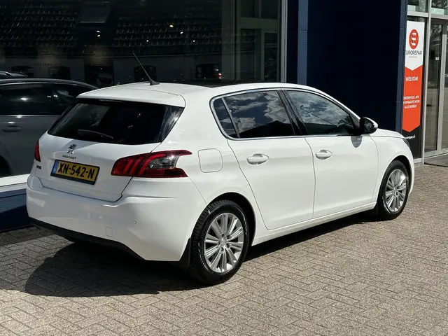 Peugeot 308 1.2 Turbo 130PK Allure Automaat 2018 Benzine 8