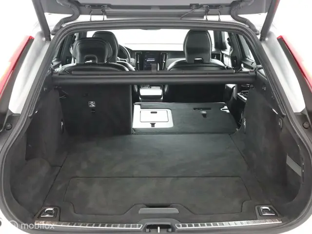 Volvo V90 2.0 T4 R-Design | ACC | PILOT | LEER | 2019 Benzine 65