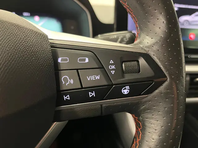 SEAT Leon 1.5 eTSI FR Business Intense 2021 Benzine 38