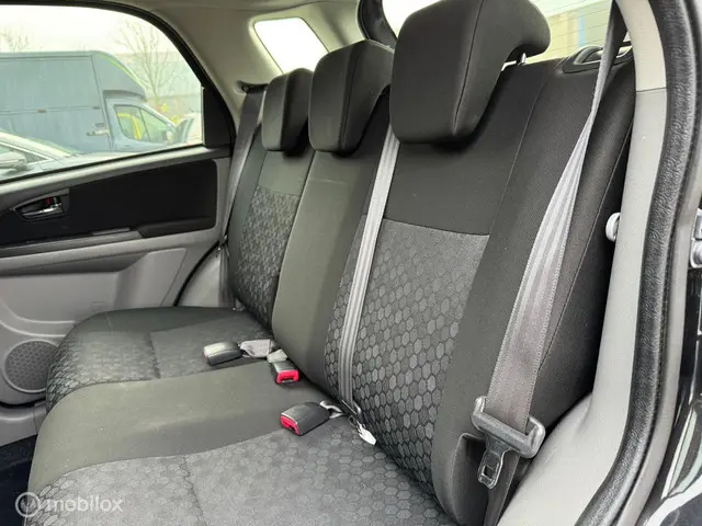 Suzuki SX4 1.6 Executive 2013 Benzine 14