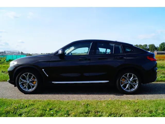 BMW X4 XDrive High Executive 3.0i upgrade 2018 Benzine 5