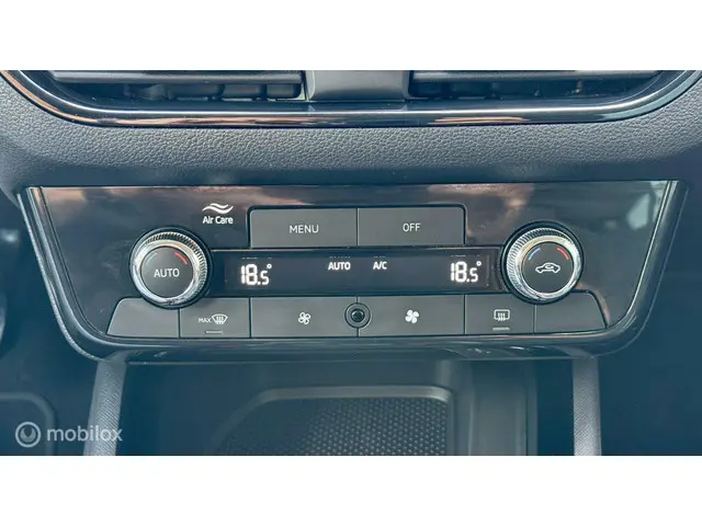 Škoda Kamiq 1.5 TSI ACT Sport Business 2024 Benzine 25