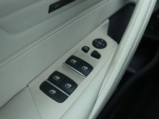 BMW 5 Serie Touring 530e 2023 Hybride Benzine 35