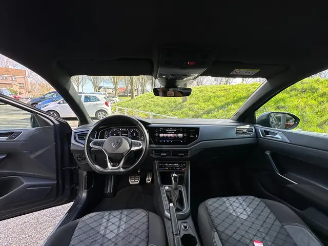 Volkswagen Taigo 1.0 TSI R-Line automaat 2024 Benzine 28