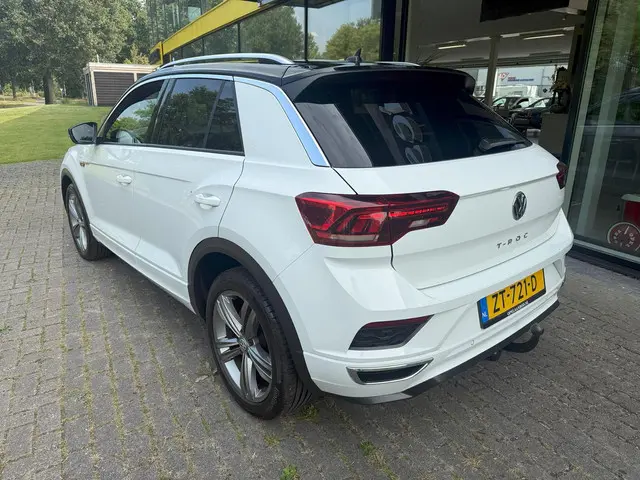 Volkswagen T-Roc 3
