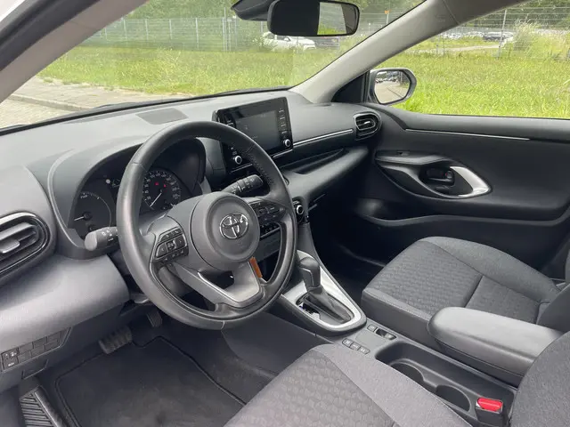 Toyota Yaris 1.5 Hybrid Active 2023 Hybride Benzine 13