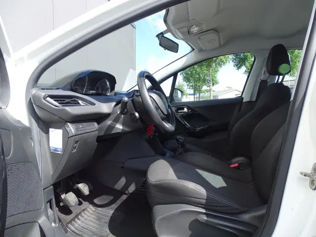 Peugeot 208 1.4 HDi Access airco LM 4-deurs 2012 Diesel 8