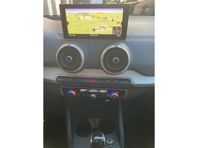 Audi Q2 35 TFSI Advanced edition 2023 Benzine 12