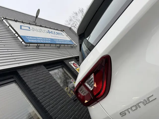 Kia Stonic 1.0 T-GDi MHEV DynamicLine 2023 Benzine 8