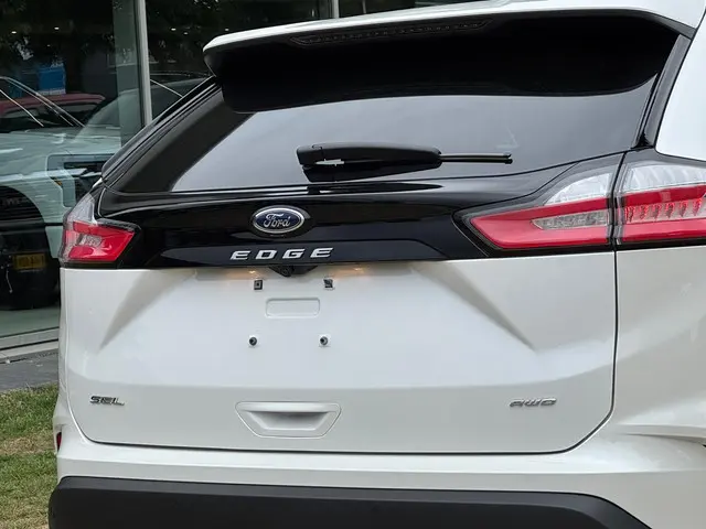 Ford Edge 2.0L SEL AWD Full-Options 2024 Benzine 6