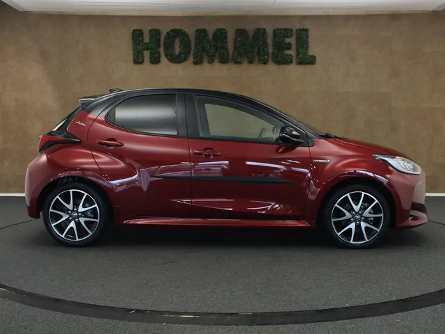 Toyota Yaris 1.5 Hybrid Executive 2020 Hybride Benzine 8