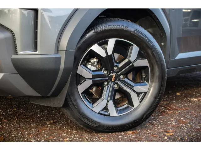 Dacia Duster extreme hybrid 140 2024 Hybride Benzine 40