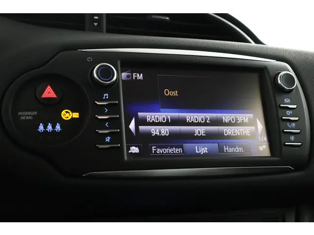 Toyota Yaris 1.5 Hybrid Design 2018 Hybride Benzine 8