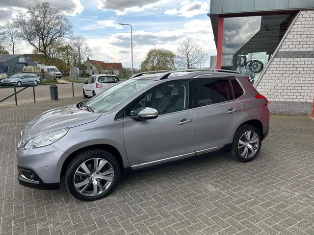 Peugeot 2008 1.2 PureTech Allure 2015 Benzine 2