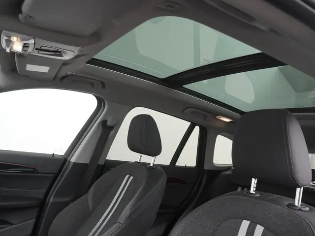 BMW X1 xDrive20i High Executive 2021 Benzine 19