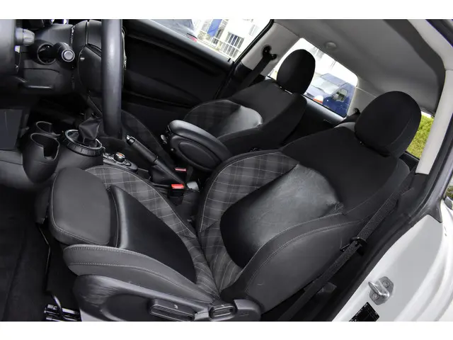 MINI Cooper Mini 1.5 Chili Business 2015 Benzine 7
