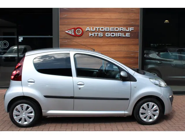 Peugeot 107 1.0 Première Automaat 2012 Benzine 6