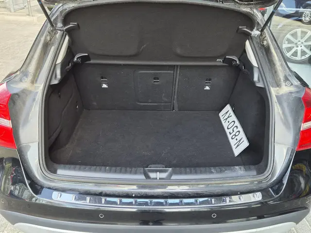 Mercedes-Benz GLA 200 Prestige 2017 Benzine 22