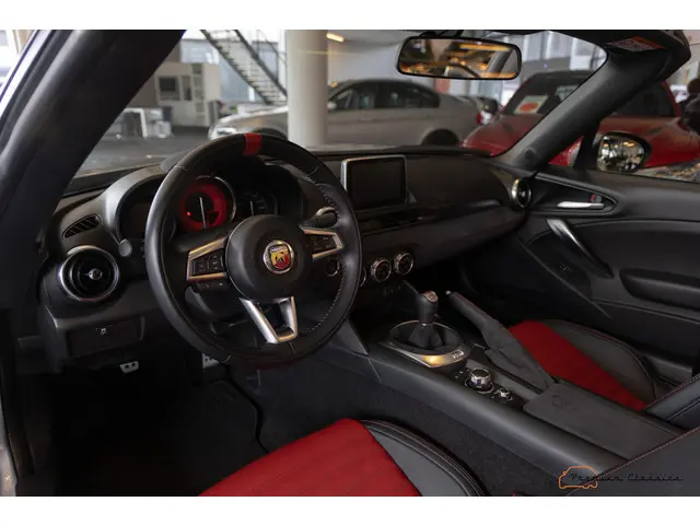 Fiat 124 Spider 1.4 MultiAir Turbo Abarth 2018 Benzine 4