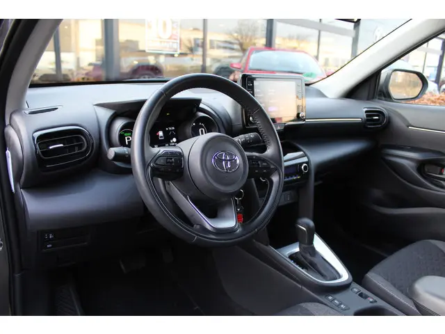 Toyota Yaris Cross 2
