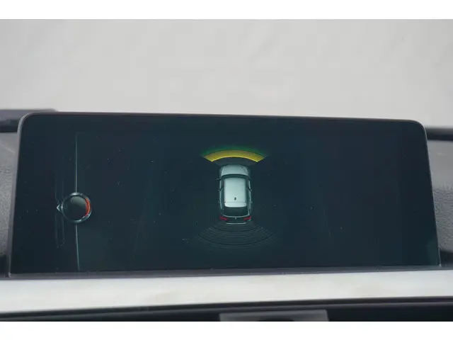 BMW 3 Serie Touring 320i 2017 Benzine 20