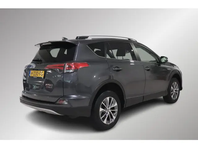Toyota RAV4 2