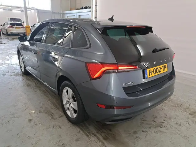 Škoda Scala 1.5 TSI Sport Business 2020 Benzine 2