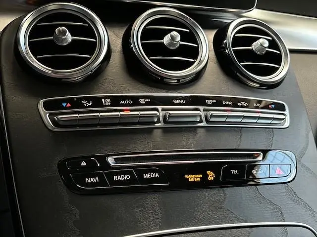 Mercedes-Benz GLC 250 4MATIC Premium Plus 2018 Benzine 24