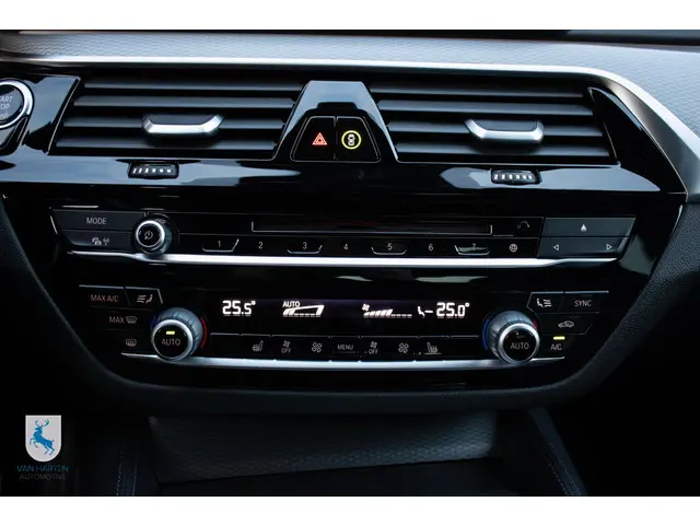 BMW 5 Serie 520i High Executive Edition 2020 Benzine 36