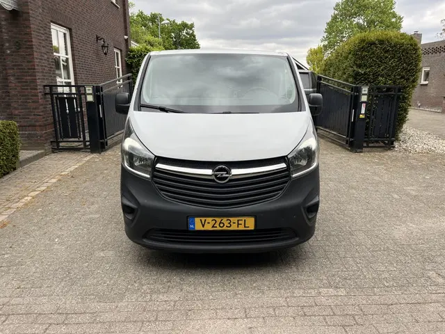Opel Vivaro BI-TURBO L2 2017 Diesel 2