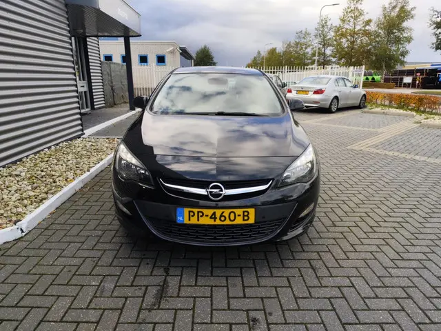 Opel Astra 1.6 CDTi Cosmo 2014 Diesel 2
