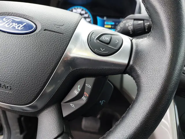 Ford C-MAX 2.0 Hybrid Titanium+ 2015 Hybride Benzine 22