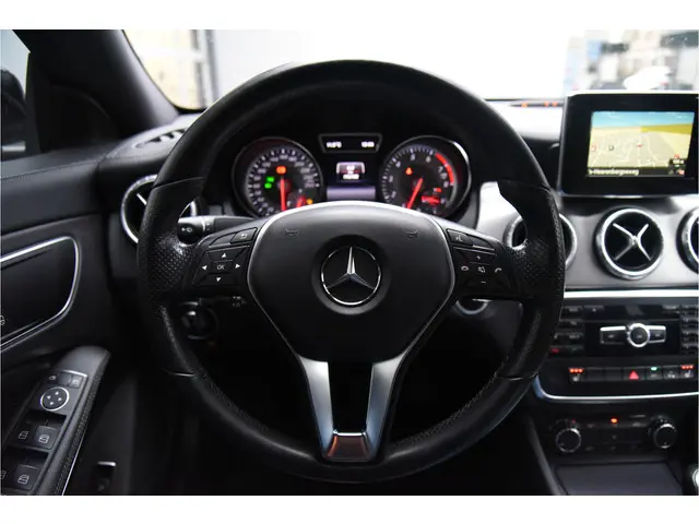 Mercedes-Benz CLA 180 BlueEFF. Ambition 2014 Benzine 7