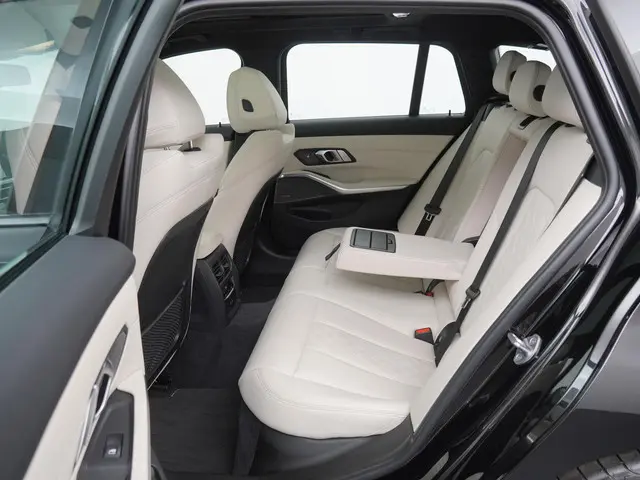 BMW 3 Serie Touring M340i xDrive 2022 Benzine 13