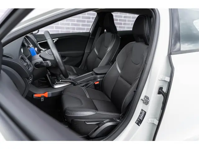 Volvo V40 T2 Polar+ 2019 Benzine 16