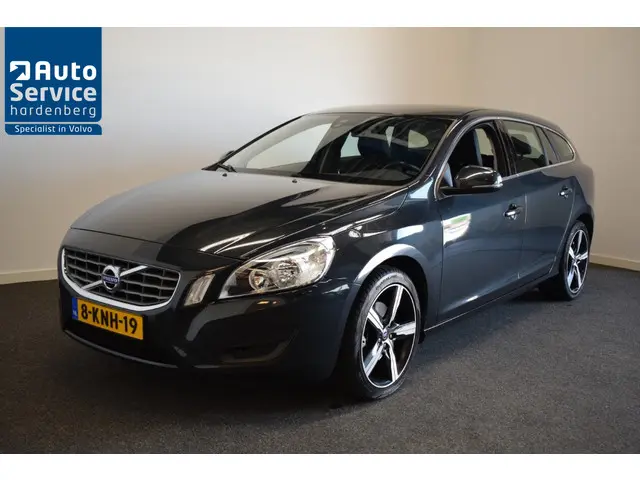 Volvo V60 T3 150pk AUT6 Momentum 2013 Benzine