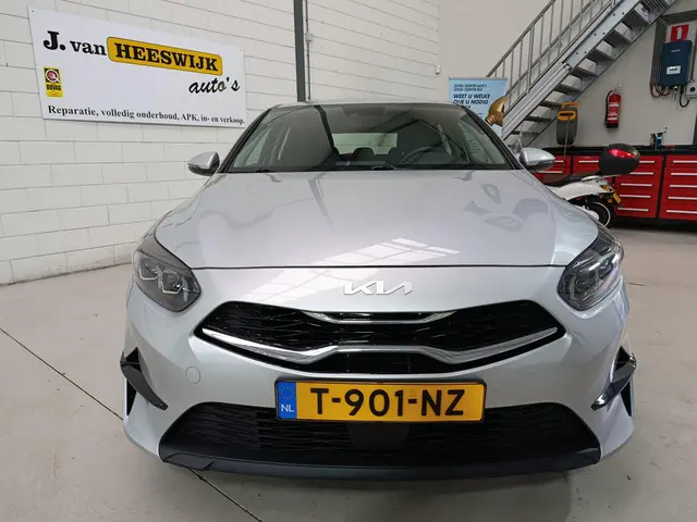 Kia Ceed 1.0 T-GDi DynamicLine 2023 Benzine 20