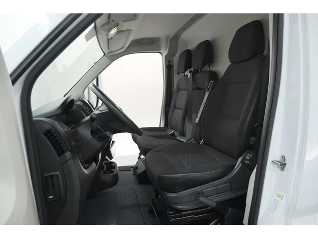 Citroën Jumper 2.2 BlueHDi 120 L2H2 3.0t 2023 Diesel 41