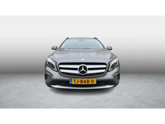 Mercedes-Benz GLA 200 Prestige 2014 Benzine 6