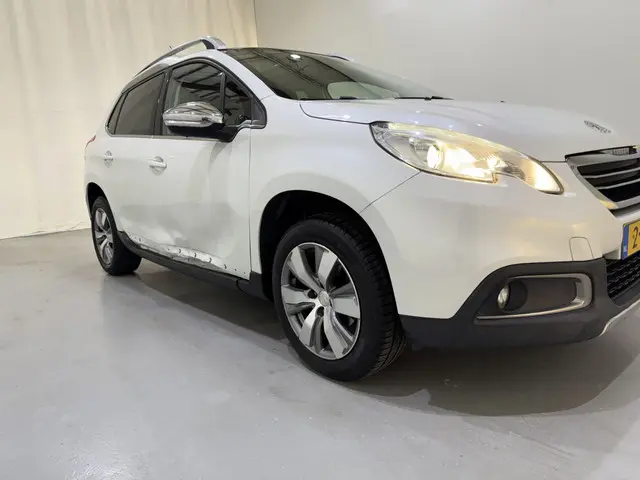 Peugeot 2008 1.2 PureTech 82 Allure Clima 2014 Benzine 45