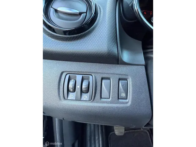 Renault Clio Estate 0.9 TCe Limited 2019 Benzine 22