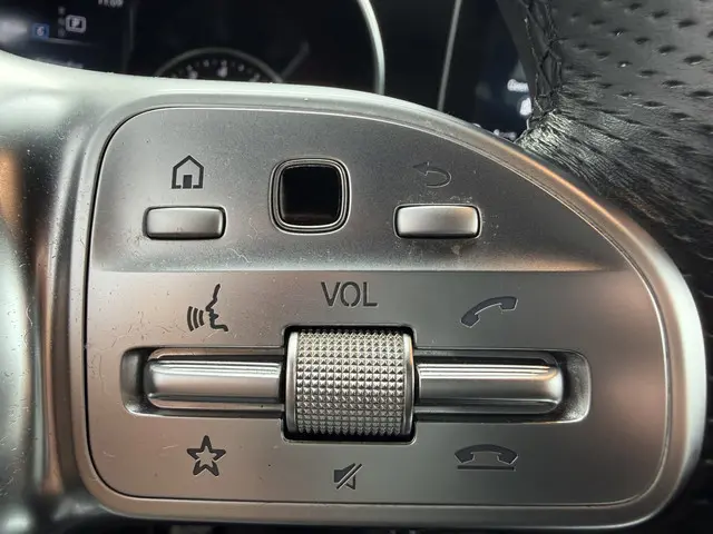 Mercedes-Benz GLC 300 4MATIC Advantage 2020 Benzine 24