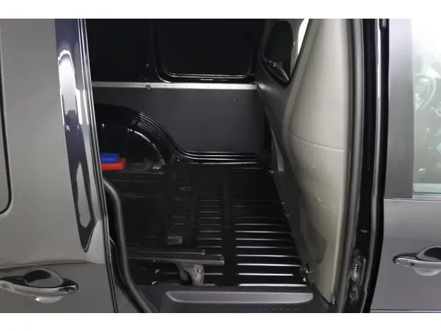 Volkswagen Caddy 1.4 TSi 125pk DSG Highline 2018 Benzine 16
