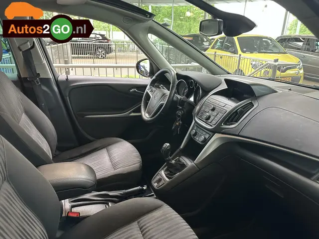 Opel Zafira Tourer 1.4 Cosmo 2013 Benzine 19