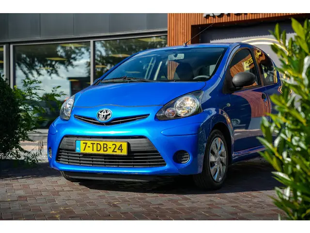 Toyota Aygo 1.0 VVT-i Now 2014 Benzine 13