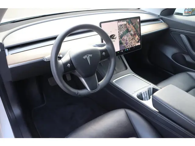 Tesla Model 3 Standard RWD Plus 60 kWh 2021 Elektrisch 8