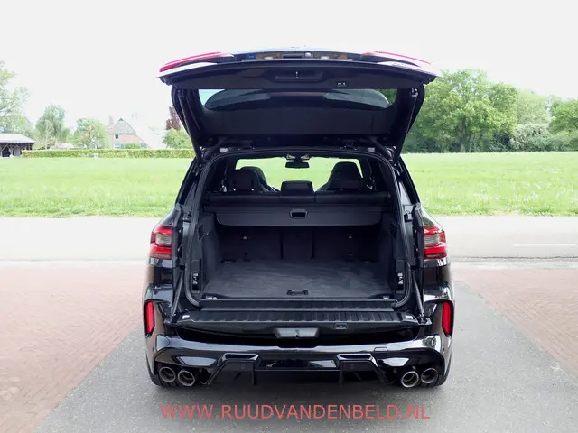 BMW X5 M COMPETITION 2021 Benzine 55
