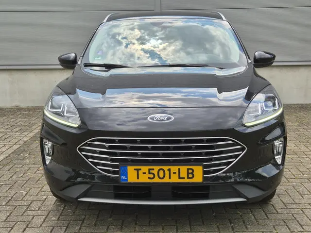 Ford Kuga 2.5 PHEV Titanium 2023 Hybride Benzine 11