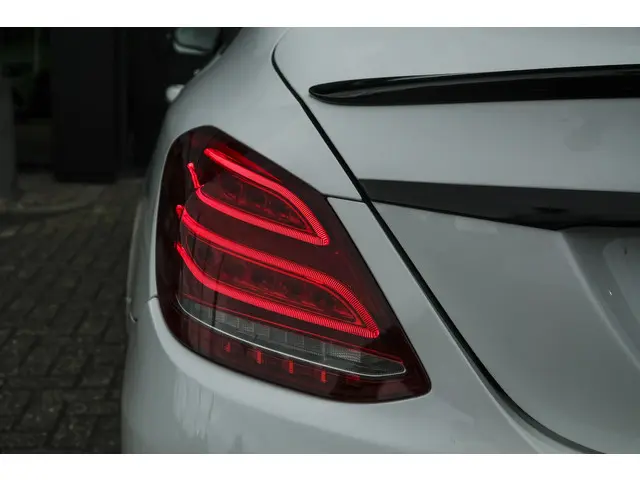 Mercedes-Benz C-Klasse C200 AMG 184pk 2017 Benzine 31
