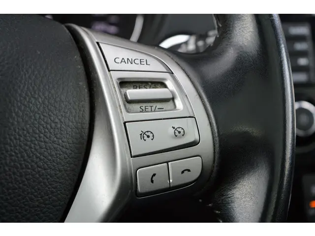 Nissan QASHQAI 1.2 Connect Edition 2015 Benzine 17